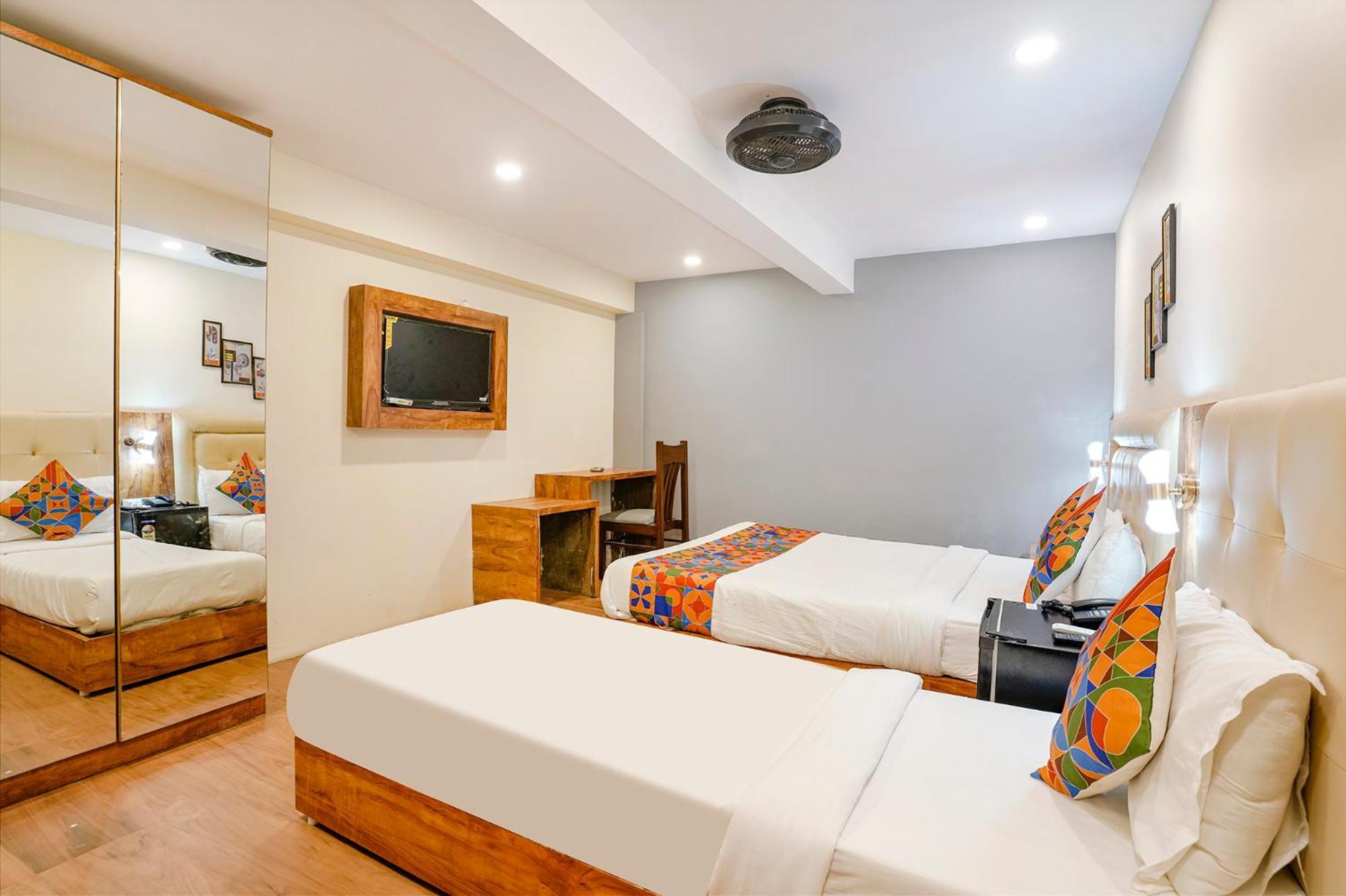 Fabhotel Grand Prime Nr Nesco Hotel มุมไบ ภายนอก รูปภาพ
