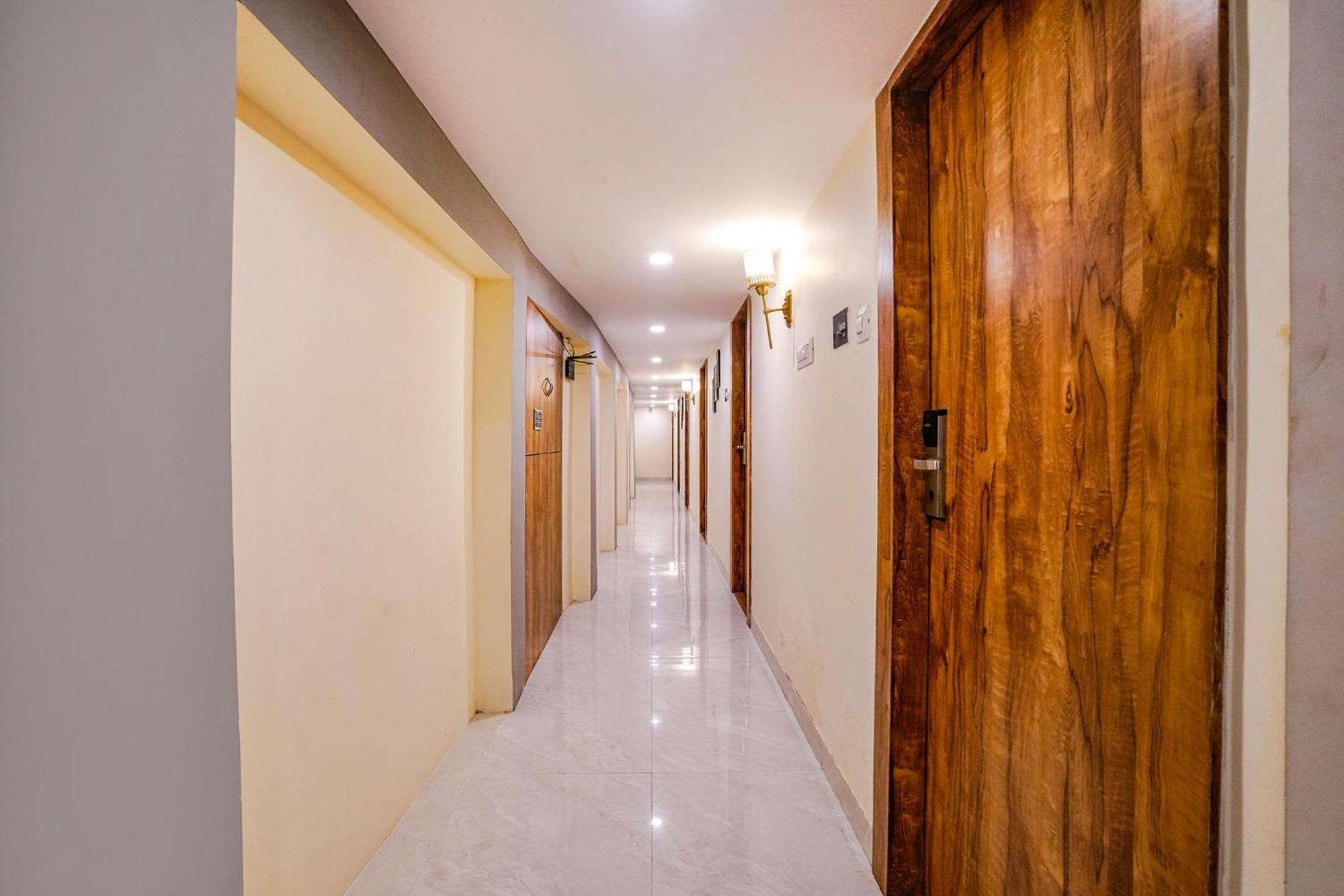 Fabhotel Grand Prime Nr Nesco Hotel มุมไบ ภายนอก รูปภาพ